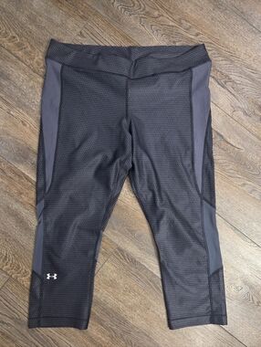 Under Armour Black and Gray Women's Capri Leggings